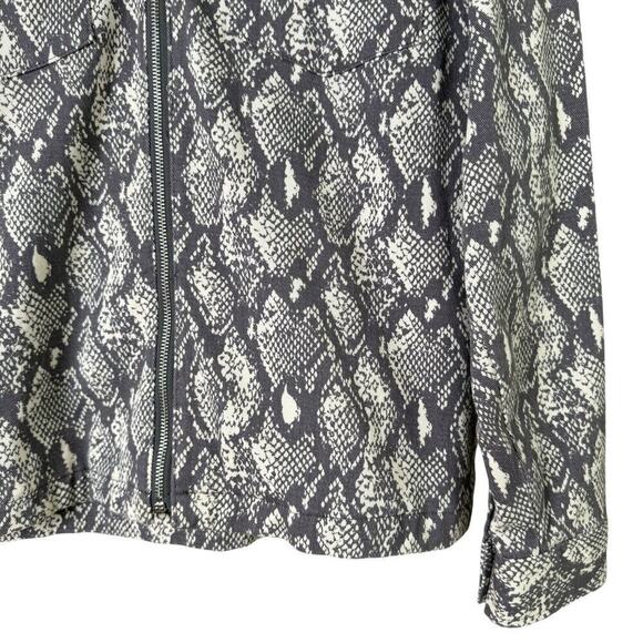 Urban Outfitters Snake Print Zip-Up Overshirt Jacket in Gray, Size Small - Picture 7 of 15